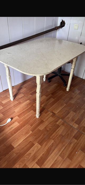 Продам мебель шкаф стол диван