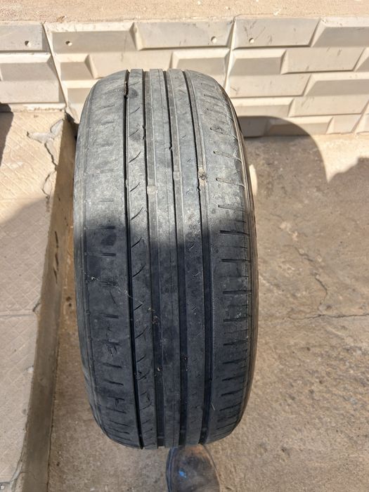 Шина 215/55 R 18 хорошем состояний .
