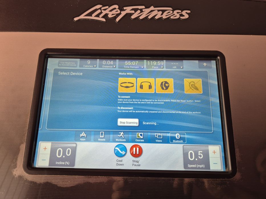 Професионална бягаща пътека Life Fitness 95T