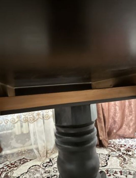 Столы и стульями