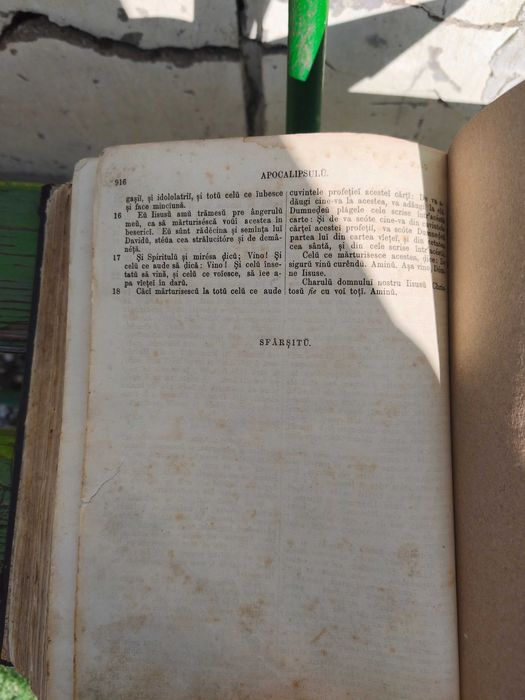 Biblie românească și veche de 150 de ani