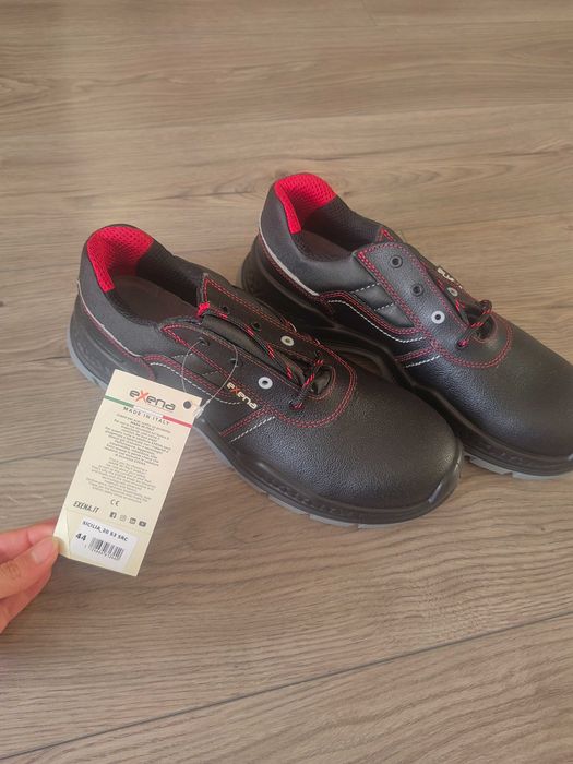 Нови работни обувки