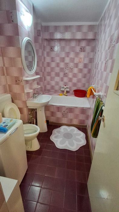 Inchiriez apartament cu 2 camere central