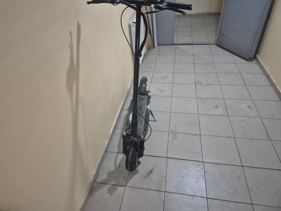 Продам электросамокат