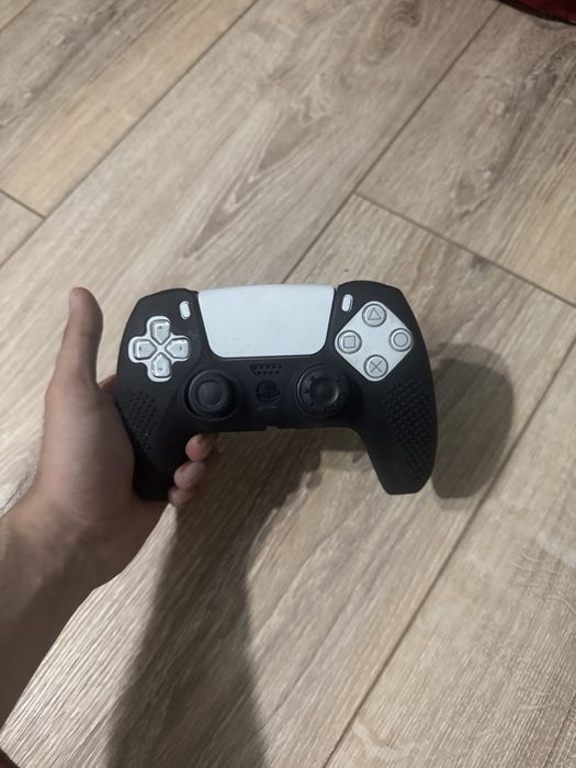 PlayStation 5 + 2 геймпада + 8 игр | Отличное состояние