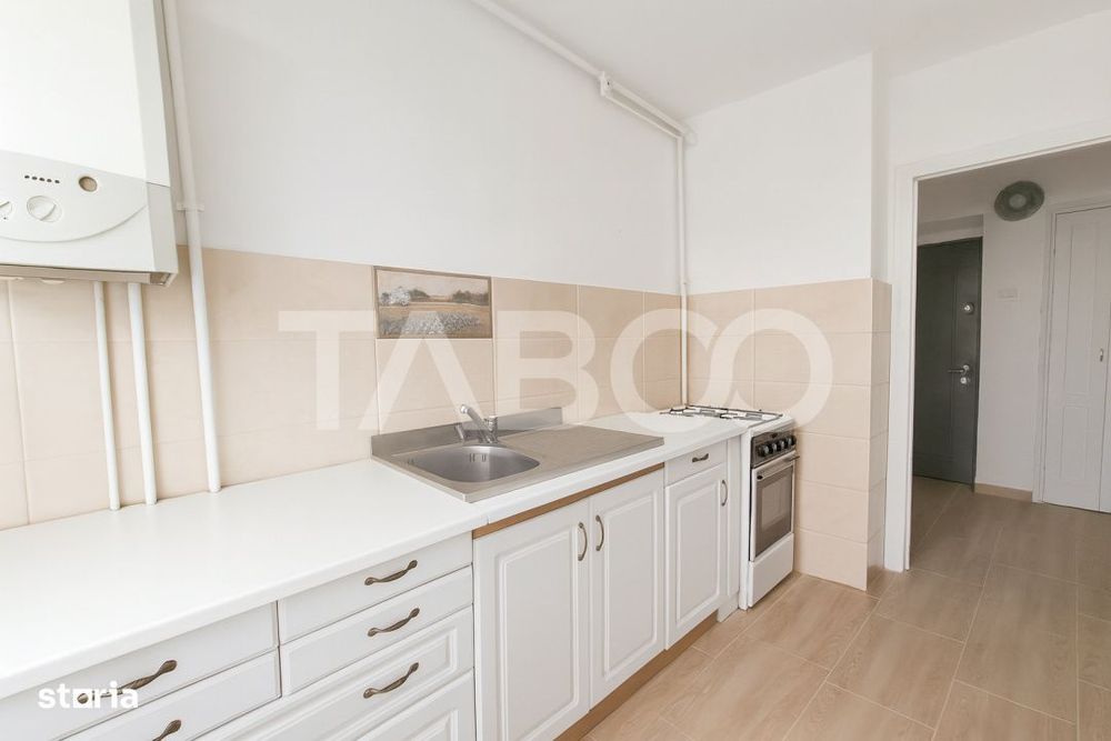 Zona Dioda/ANAF/Finante  Apartament cu 3 camere si balcon