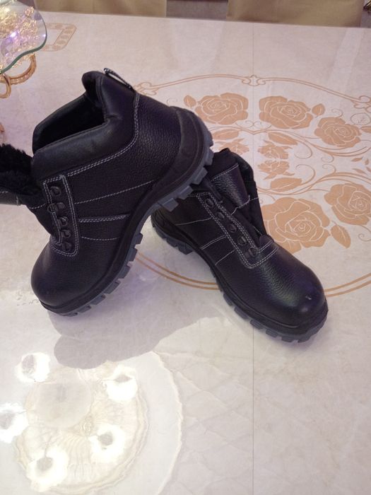 Обувь мужской кожаный зимний 42 размер