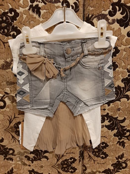 Платья  костюмы для девочек. Новое. Турция.