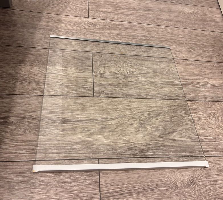 Rafturi interior si sertare combina frigorifica Beko