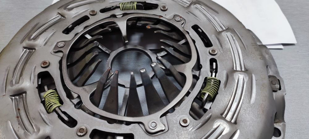 Комплект съединител  LuK Citroen Peugeot