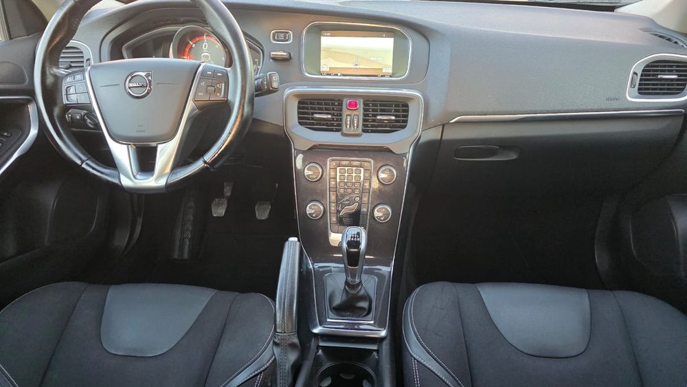 Volvo V40 2.0 D2 * An 2017* Euro 6 * Cutie Manuala