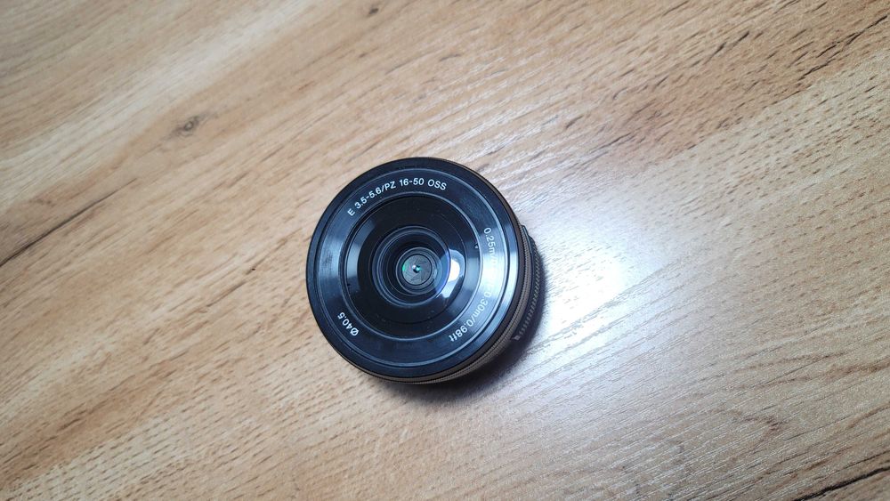 Sony 16-50mm f/3.5-5.6 PZ OSS obyektivi sotiladi (Ideal holatda)