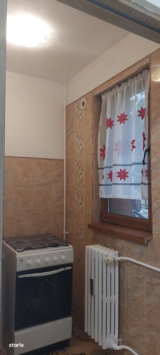 Garsoniera in bloc de apartamente  Podu Ros liceul Emil Racovita