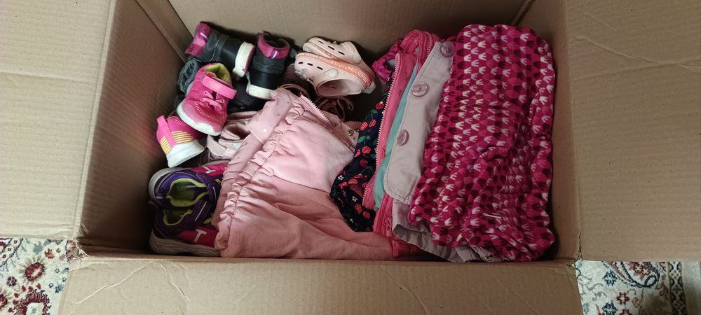 Продам большую коробку вещей для девочки