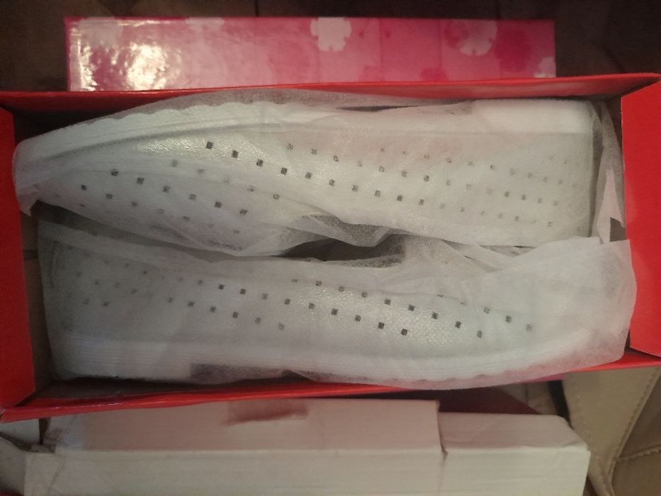 Продам женскую обувь