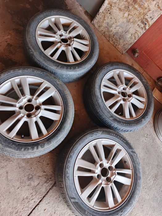 Продам летние шины с дисками