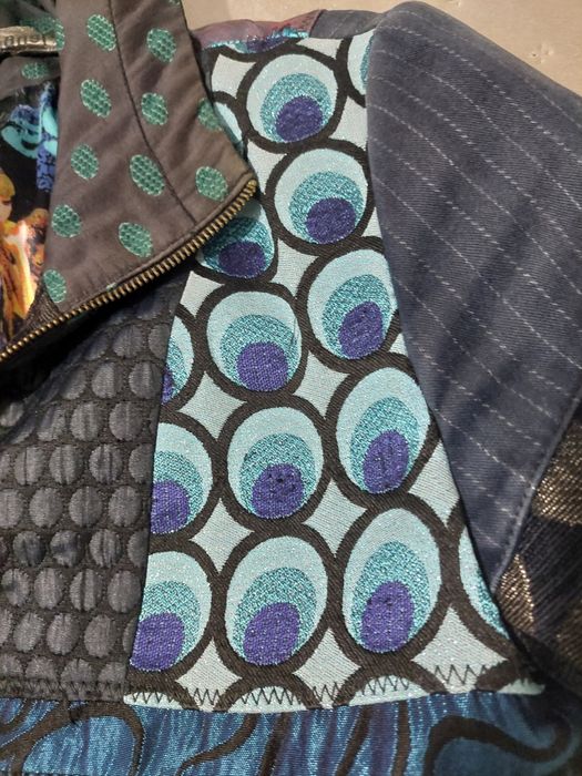 Есенно палто на марката Desigual