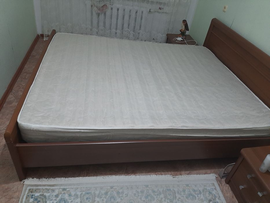 Продам двухспальную кровать