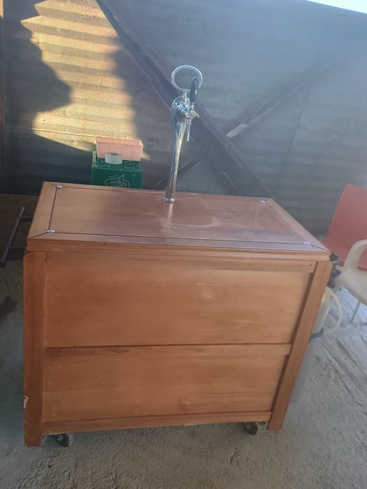 Vând dozator de bere gata de utilizare