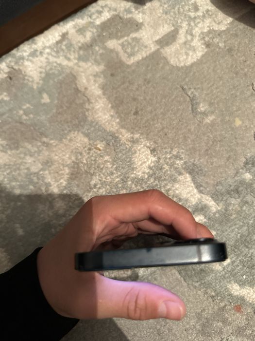 Продаю Айфон 13 синий цвет