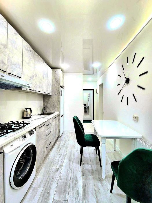 Метро Космонавтов продаю Однокомнатную