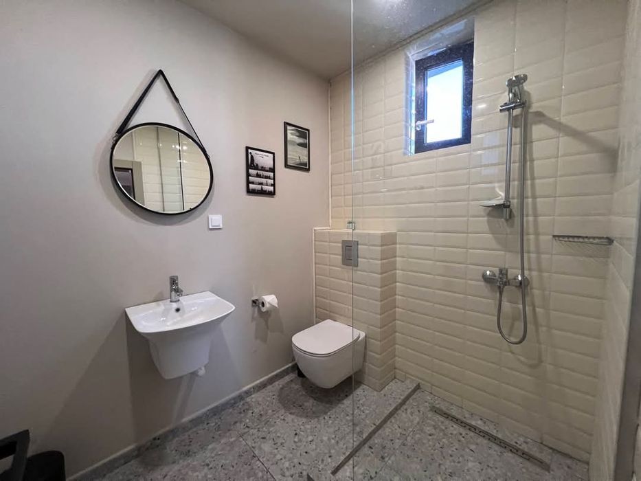 Продава се Хотел в к.к. Св.Св. Константин и Елена - 600 кв.м за 2500 €/кв.м - Снимка #4