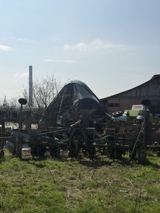 Semanatoare porumb romaneasca cu fertilizator 6 randuri