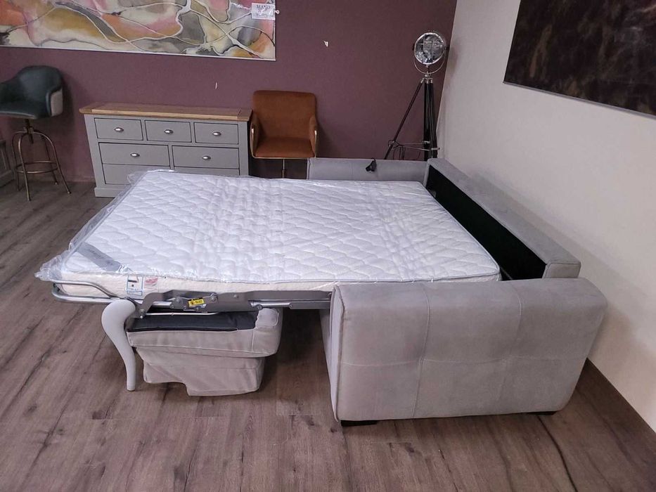 Италиански светло сив диван тройка от плат с функция сън