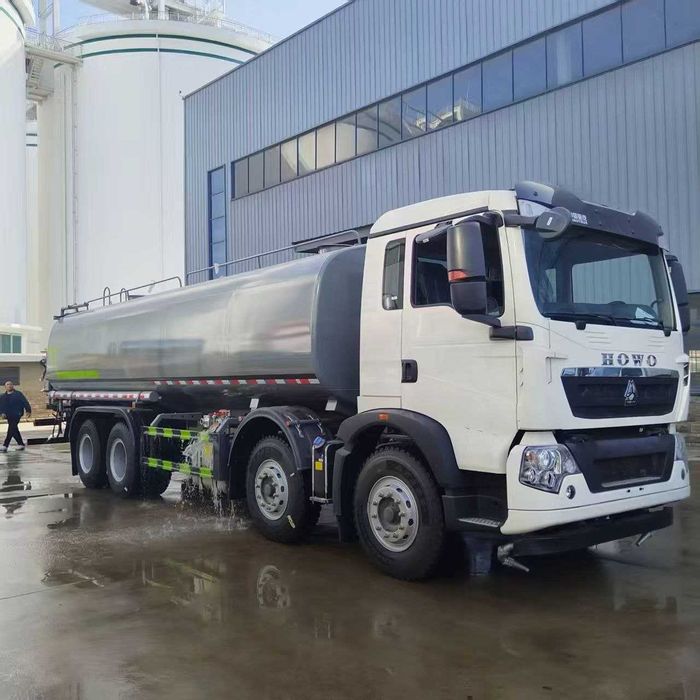 Howo 8x4  30000L  Yangi Vodovoz   Водовоз (поливомоечная машина)