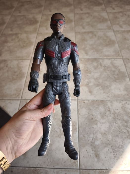 Star Wars and Marvel Action figures, Hasbro, 12