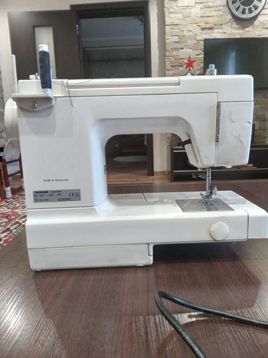 Швейная машинка JANOME