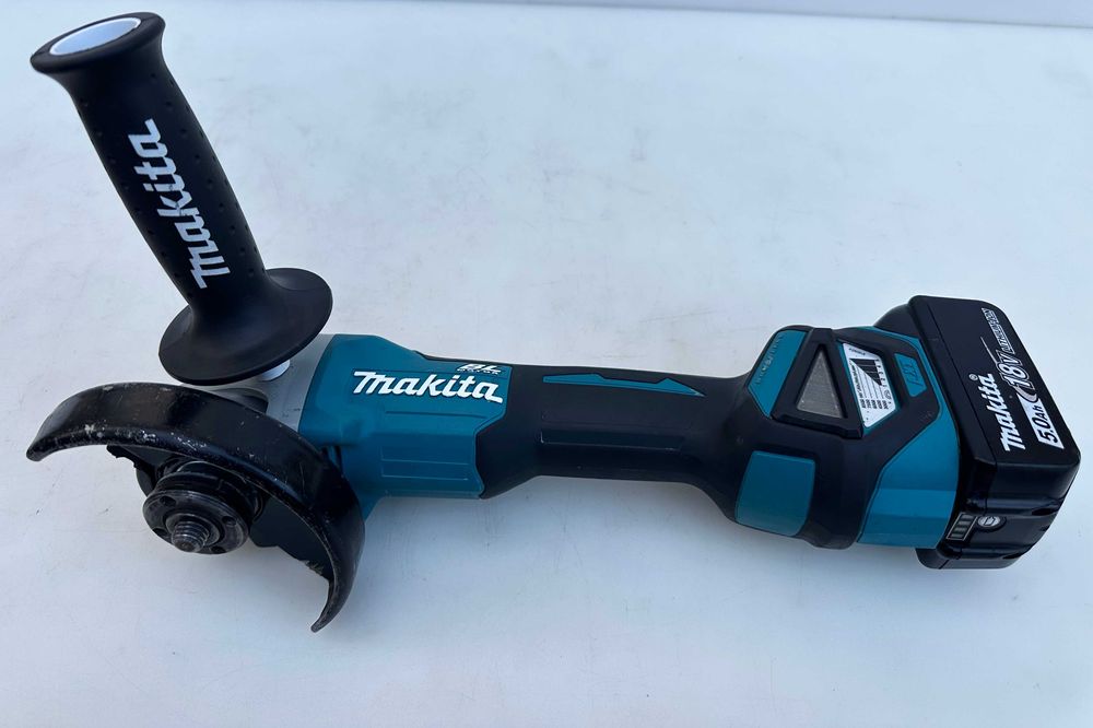 Makita DGA511 - Безчетков ъглошлайф 2x18V 5.0Ah 2024г. като нов!