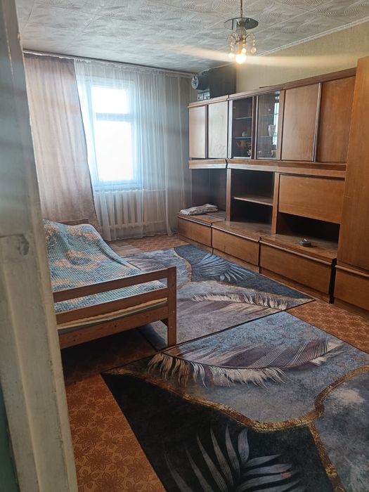 Сдаётся 1.5 за 100000( Пристань)