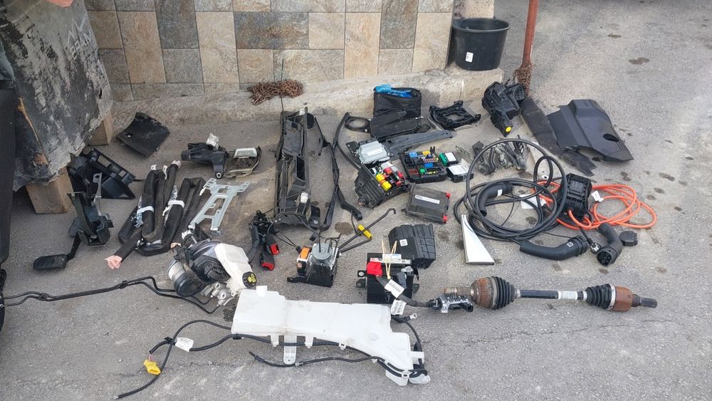 Peugeot 3008 1.6t hibrid 2023