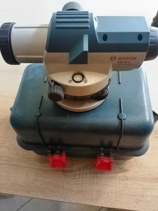 Bosch GOL 32 D Professional – Професионален оптичен нивелир със статив и лата (Като нов)