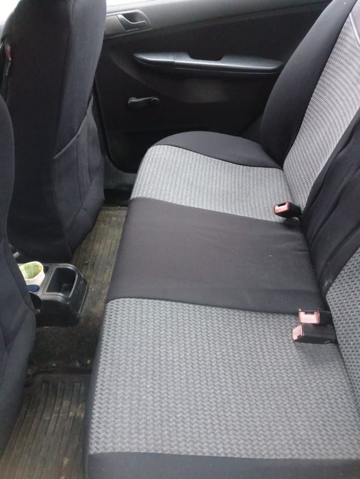 De vânzare SKODA Fabia dau la schimb pe un Logan