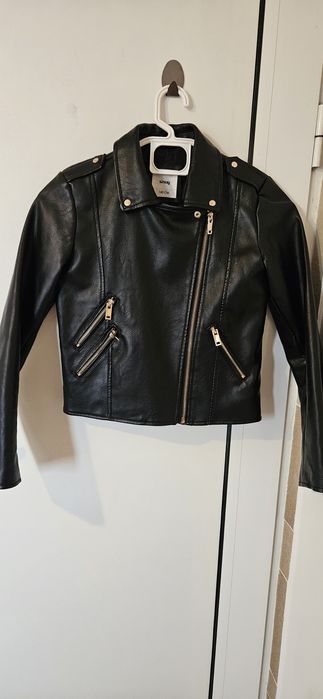 Кожено яке за момиче