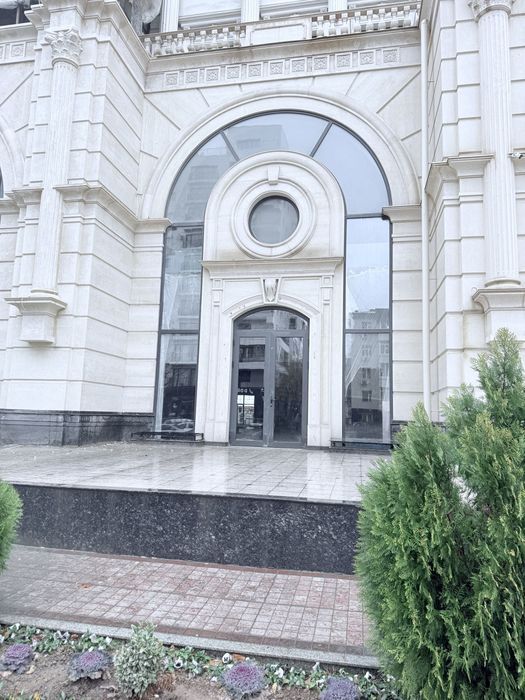 ПРОДАЁТСЯ НЕЖИЛОЕ ПОМЕЩЕНИЕ Вдоль дороги! ул.Нукусская жк Якс 300м2