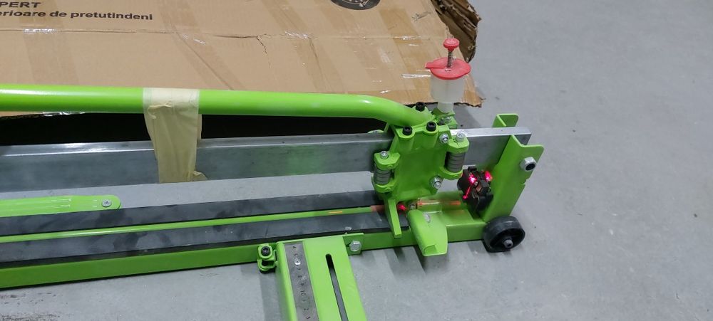 Masina taiat faianta ca NOUA