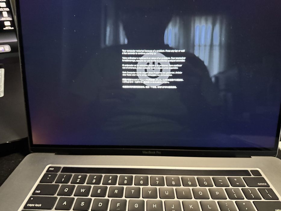Apple MacBook Pro 16" 2019 i9 16Gb 1Tb - за ремонт