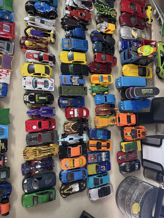 Vind colectie de masinute metalice