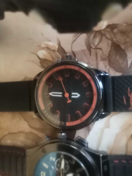 Пет броя часовници в добро състояние