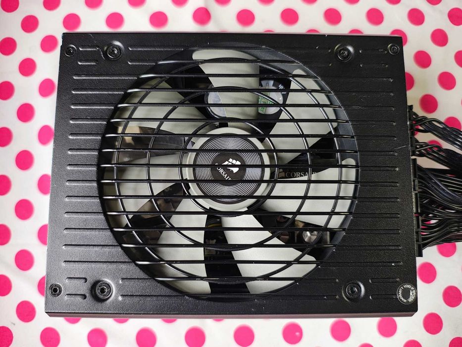 Sursa PC Corsair HX Series HX750, 750W Platinum.