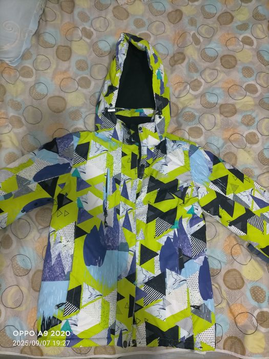 Продам лыжный костюм на девочку