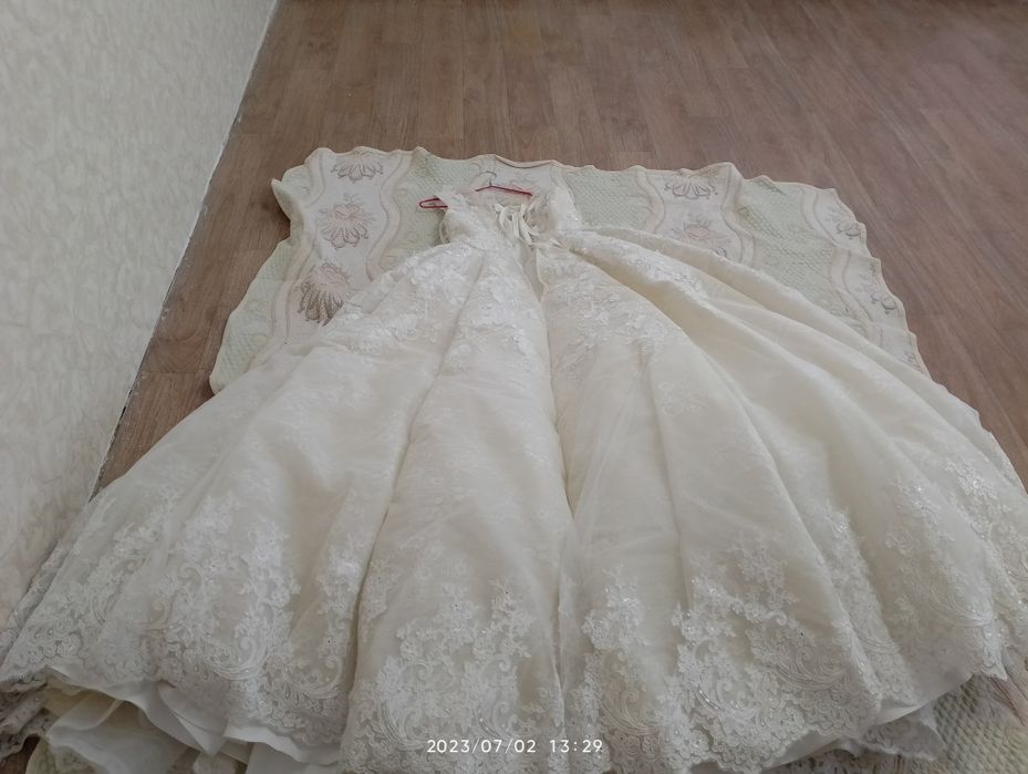 Свадебное платье