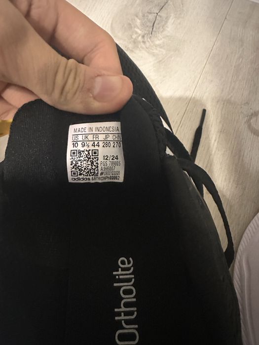 Кроссовки Adidas