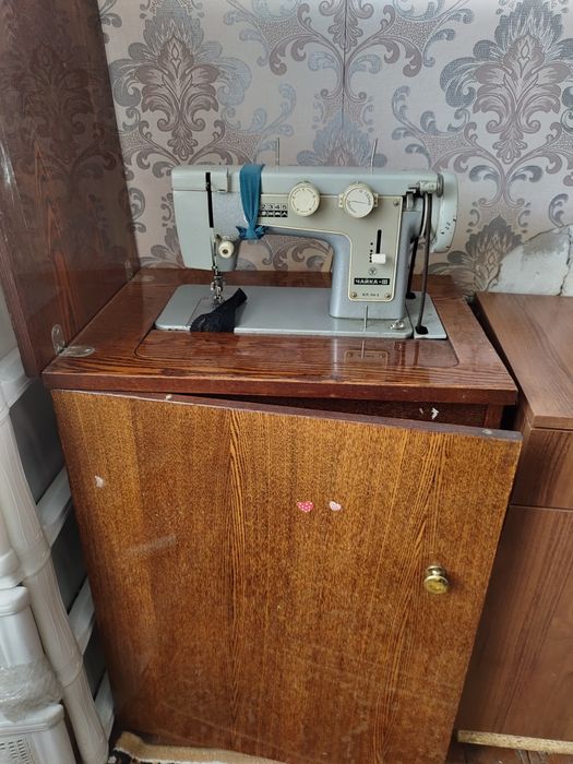 Швейная машинка ножная