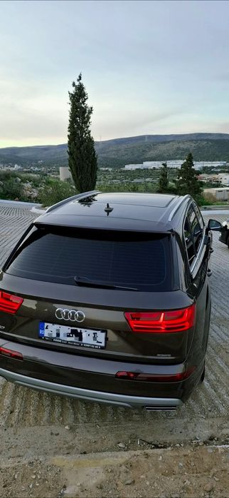 Audi Q7 Se poate vedea in Suceava după 18 iulie accept test toate dotările