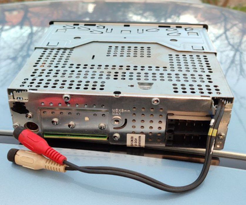 Магнитофон clarion