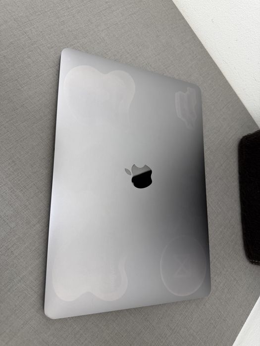 Macbook PRO A1989 , i5 2,4Ghz, ssd 256gb,